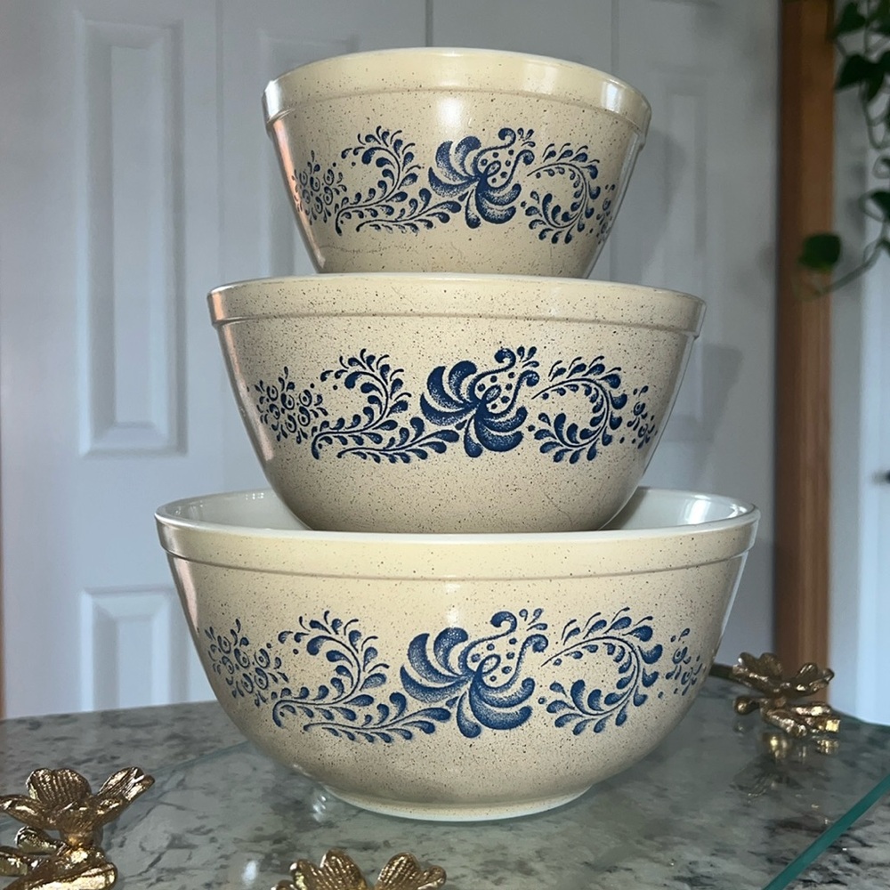 Vintage Pyrex Homestead Mixing Bowls 3 Pieces 401, 402, 403 - 750ml, 1.5L, 2.5L